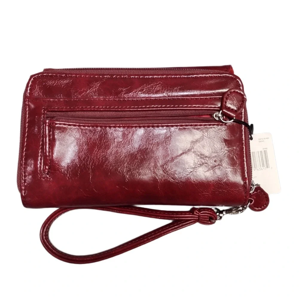 Mundi Big Fat Wristlet Wallet Womens Red Leather Classic Magnetic Flap Closure